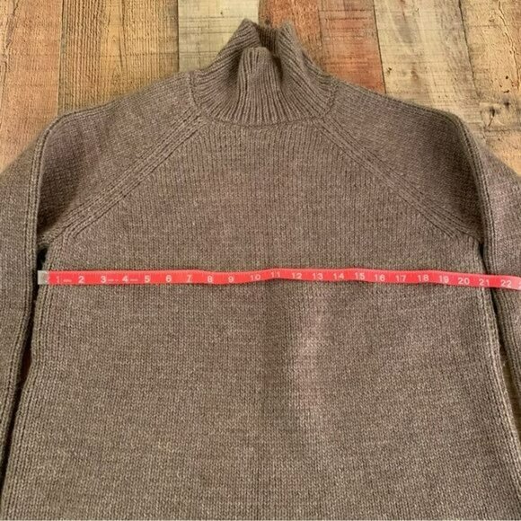 Tory Burch wool alpaca raglan turtleneck dark oatmeal sweater medium - Picture 2 of 7